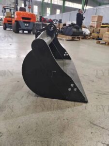 TYPHON 2.5 Ton Mini Excavator Attachment Plain Bucket 800mm 31″ Mud Bucket